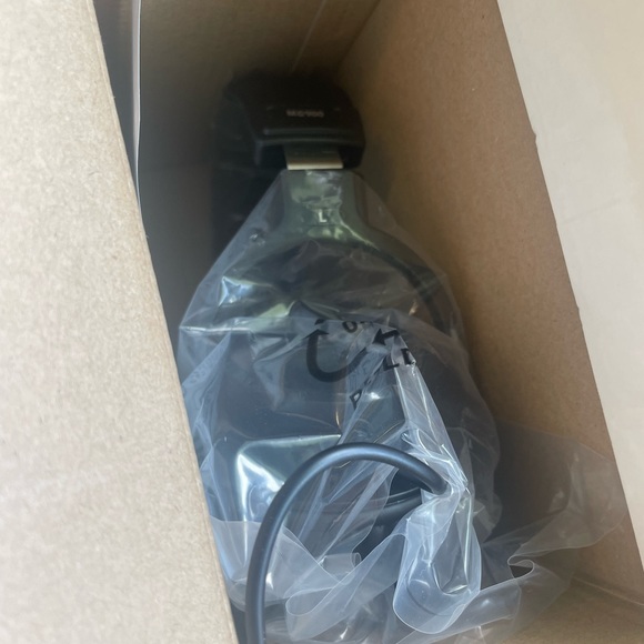 New MG900 studio headphones - plus keyboard and piano training CD - Picture 5 of 6